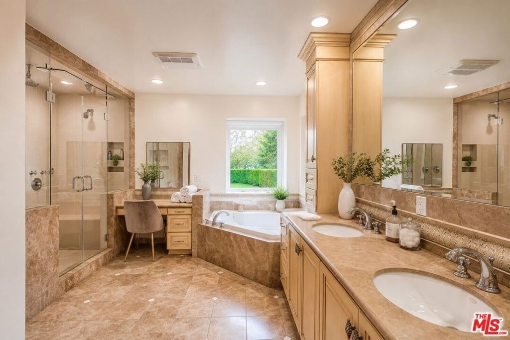 1915 Loma Vista Drive - Photo 11