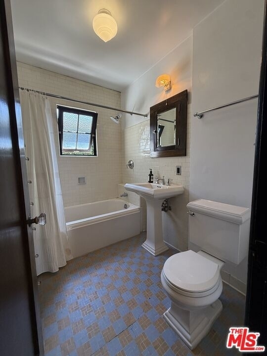 750 N Martel Avenue - Photo 13