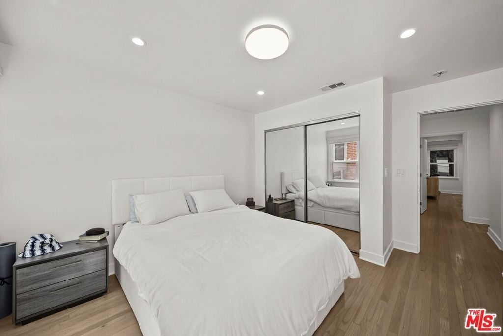 6295 Ivarene Avenue - Photo 15