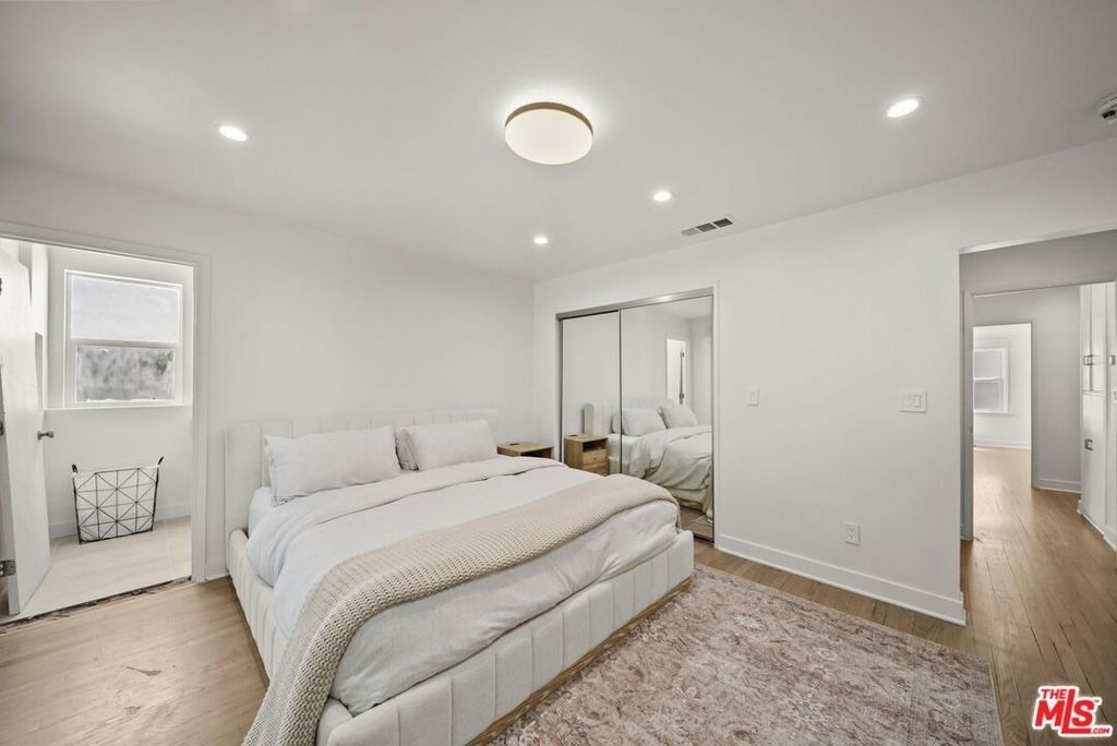 6295 Ivarene Avenue - Photo 18