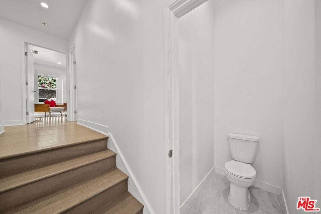 6295 Ivarene Avenue - Photo 13