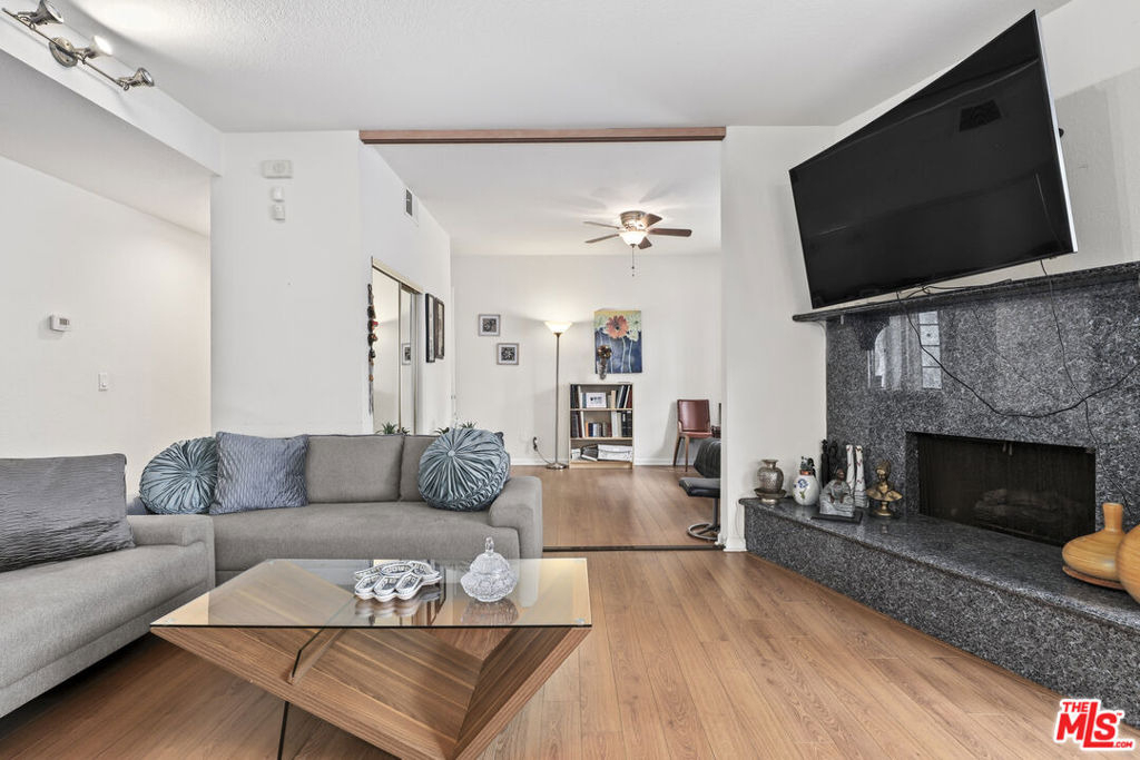 4230 Stansbury Avenue - Photo 9