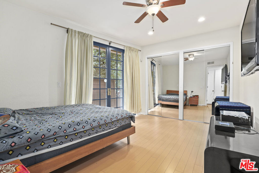 4230 Stansbury Avenue - Photo 19