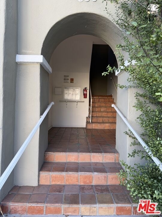 855 S Shenandoah Street - Photo 1