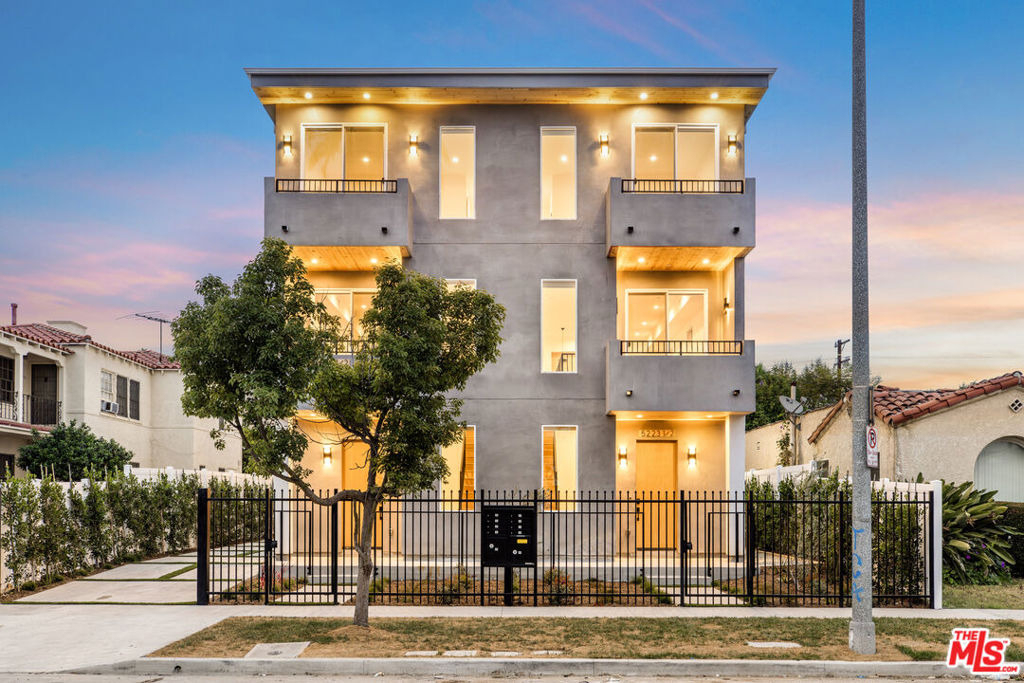 5223 W 20th Street - Photo 1