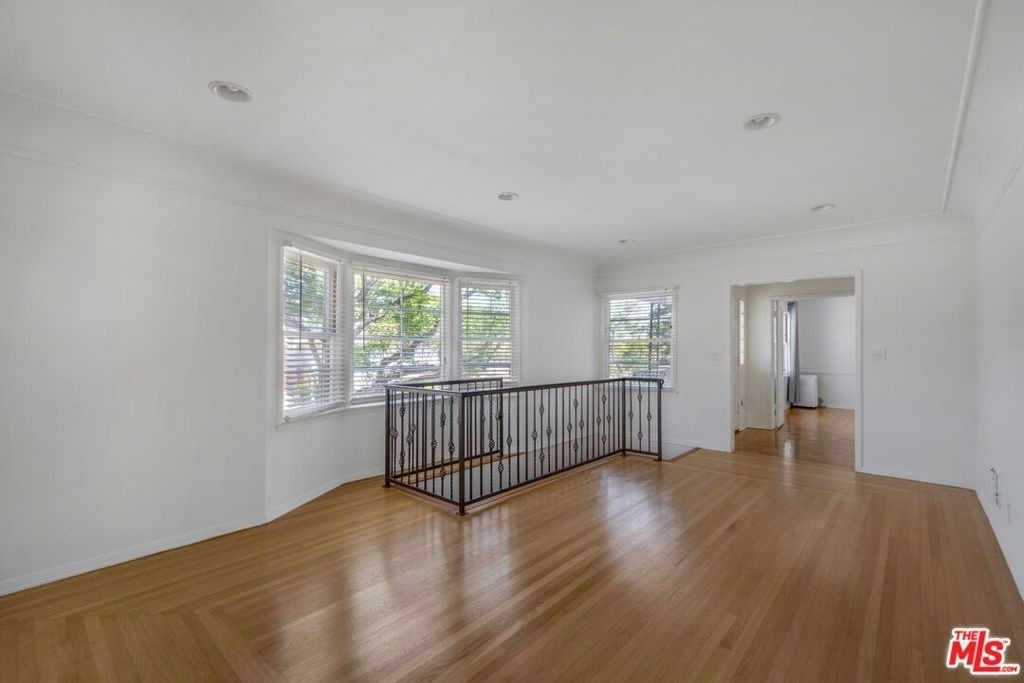 5039 Marburn Avenue - Photo 3