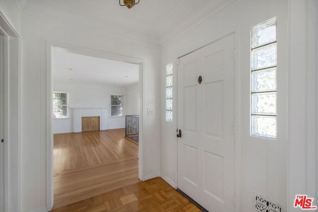 5039 Marburn Avenue - Photo 2