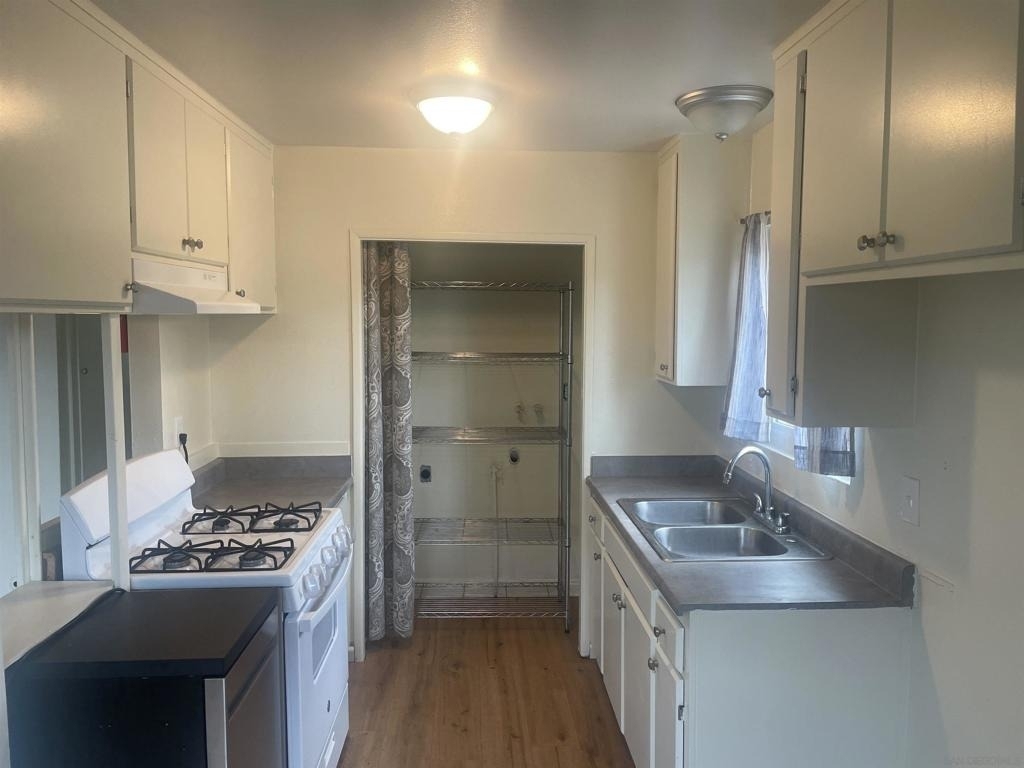 740 W California Ave. - Photo 1