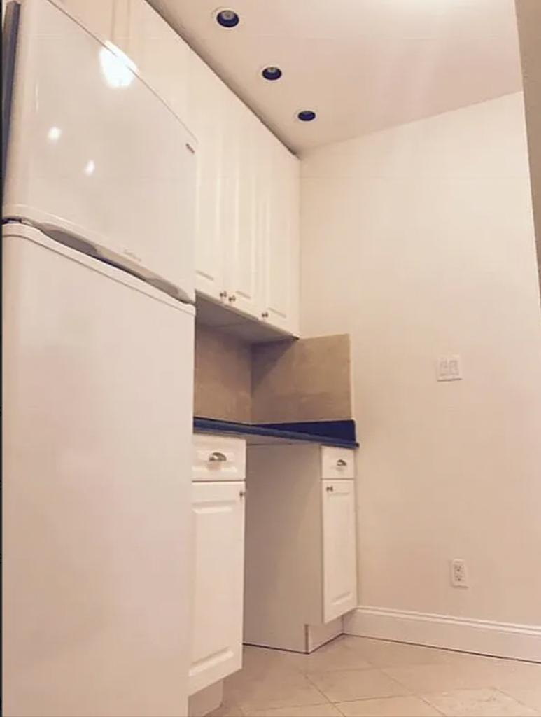 172 East 91st Street - Photo 2