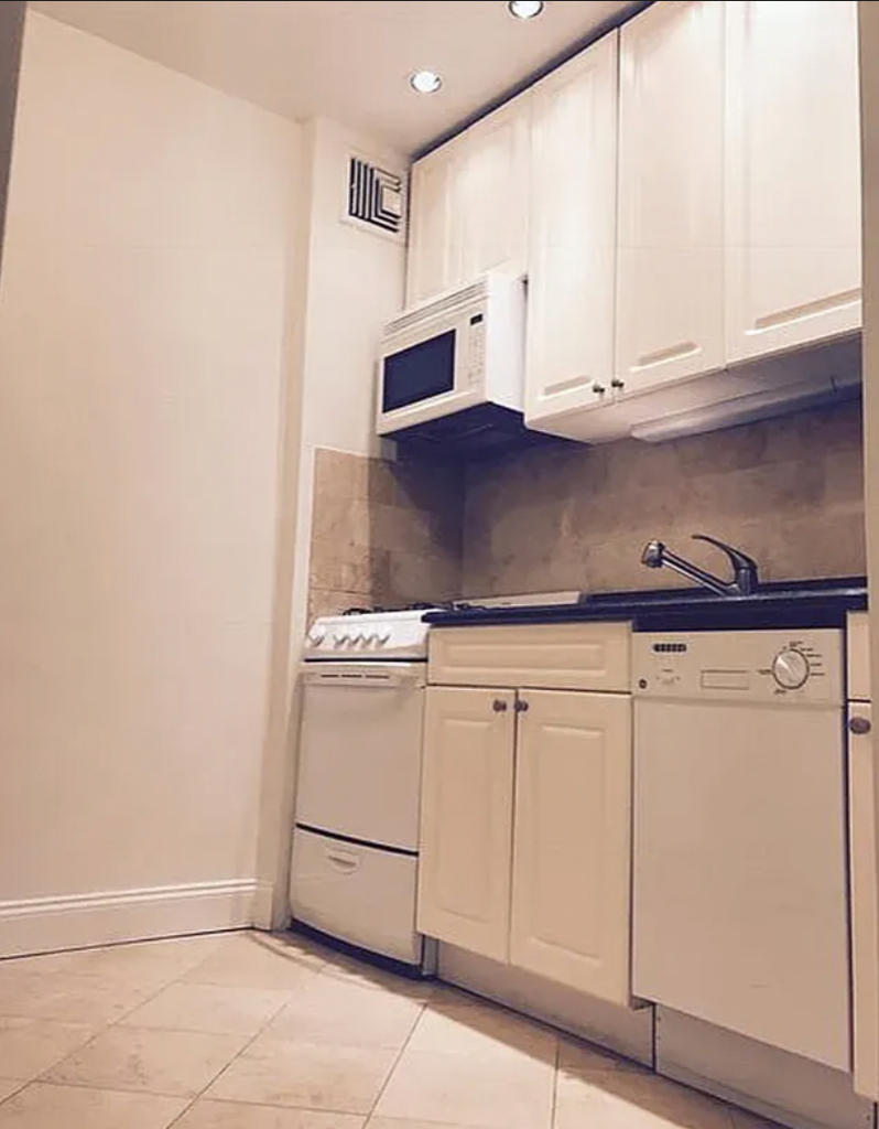 172 East 91st Street - Photo 3