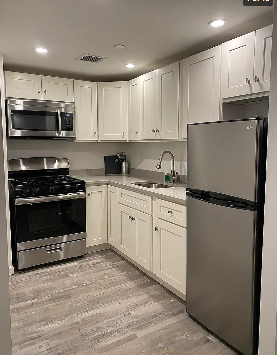 407 West 51st Street - Photo 7