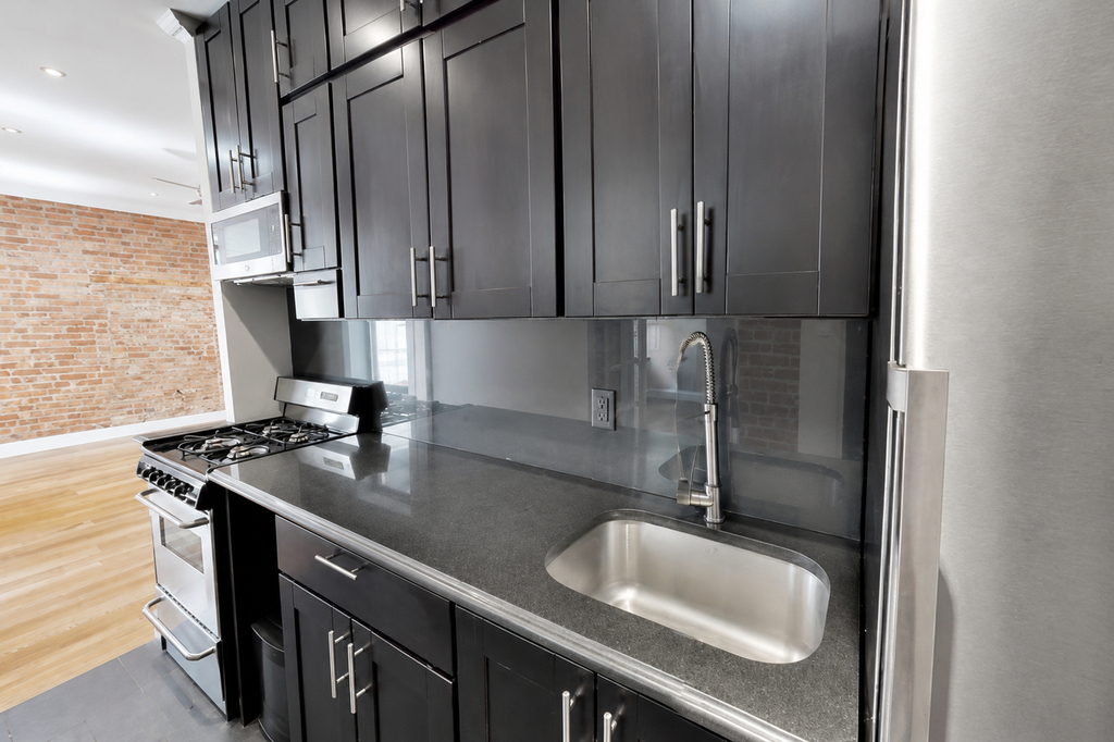 Copy of 326 East 100th Street, Unit 5a - Photo 1