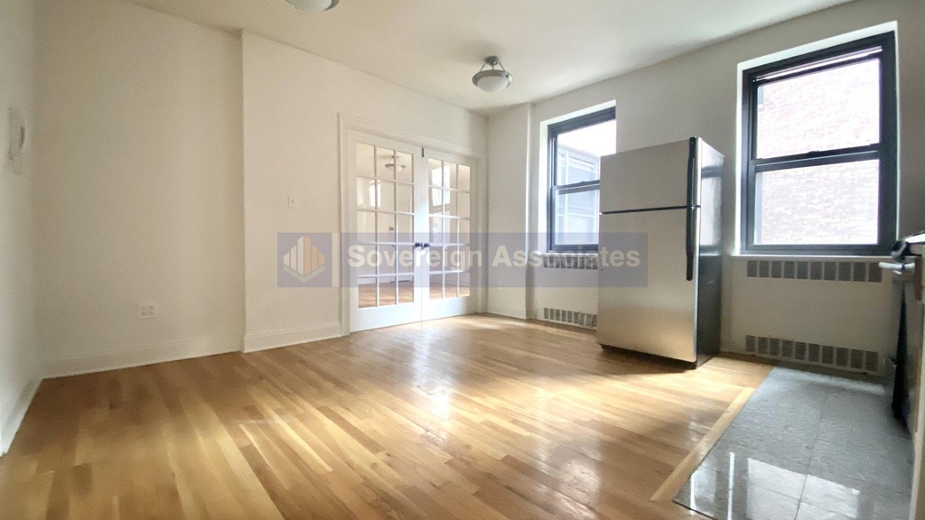 700 Fort Washington Avenue - Photo 1