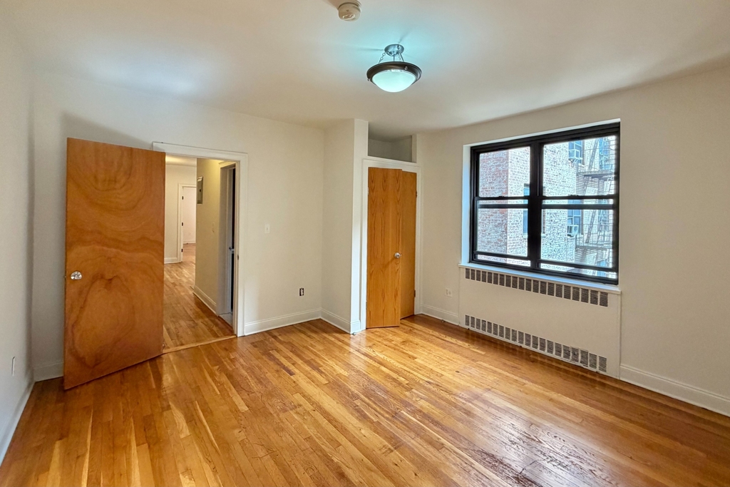 700 Fort Washington Avenue - Photo 1