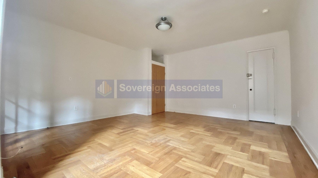 700 Fort Washington Avenue - Photo 2