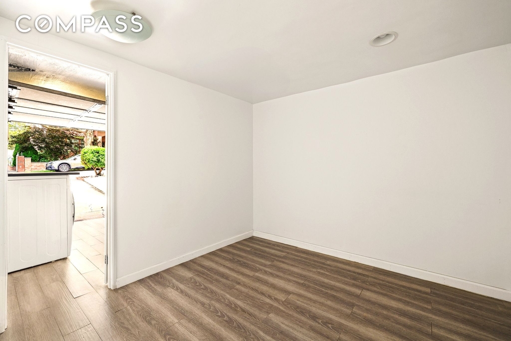 12th Avenue - Photo 18