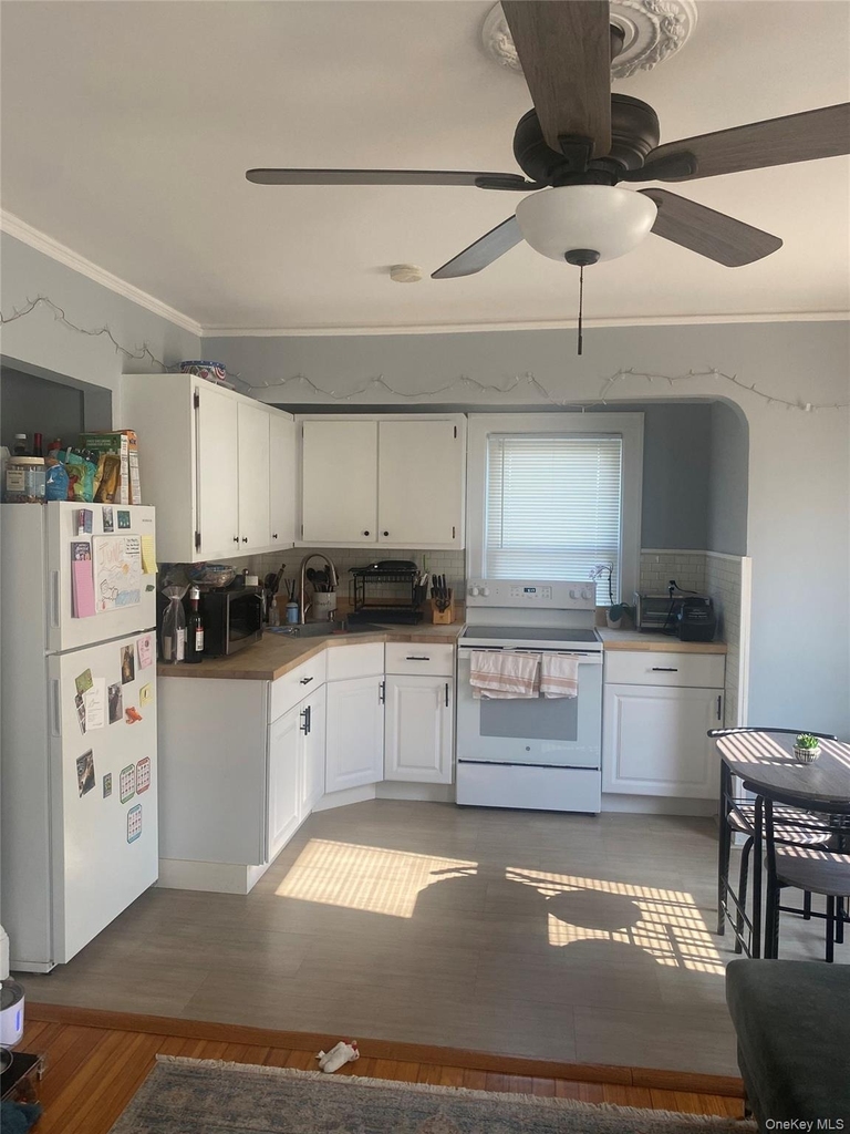 102 Conklin Street - Photo 1