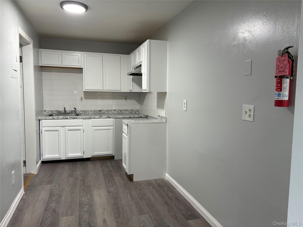 208 Main Street - Photo 2
