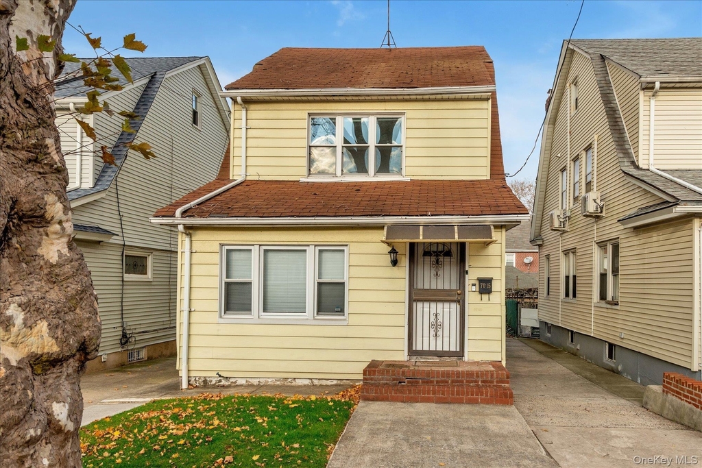 70-15 Manse Street - Photo 0