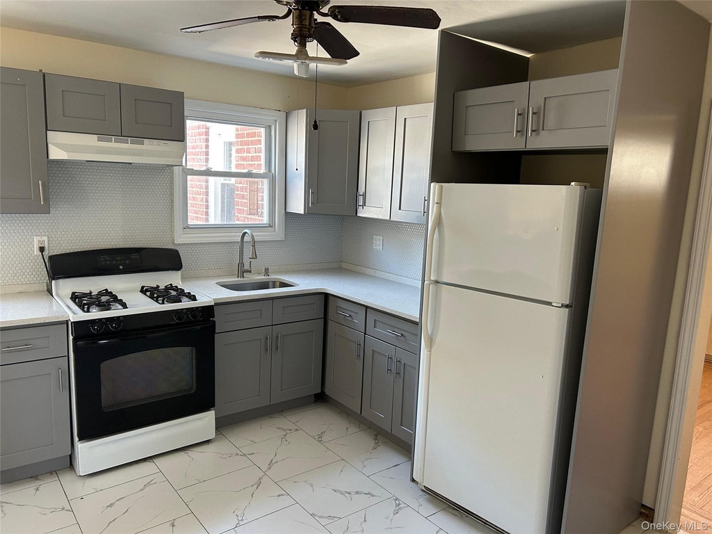 1086 Tulip Avenue - Photo 4