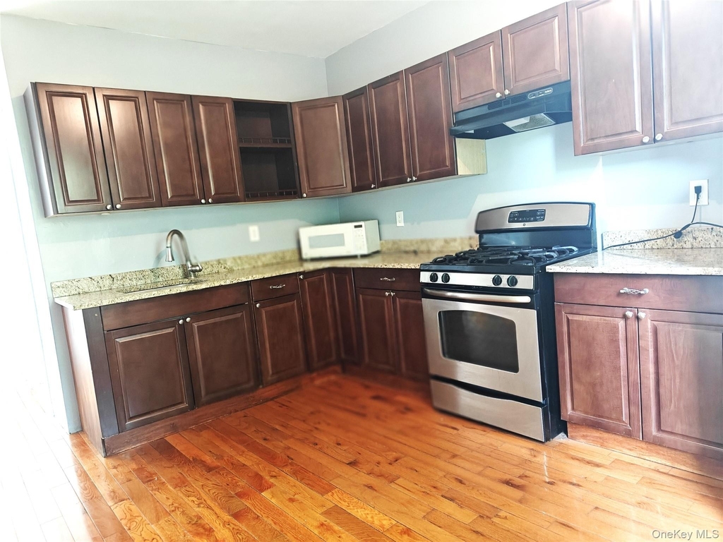 104 Winnikee Avenue - Photo 1