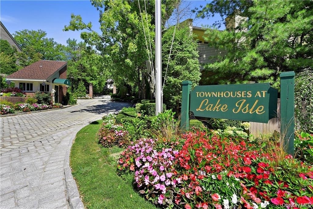 40 Waterside Close - Photo 0