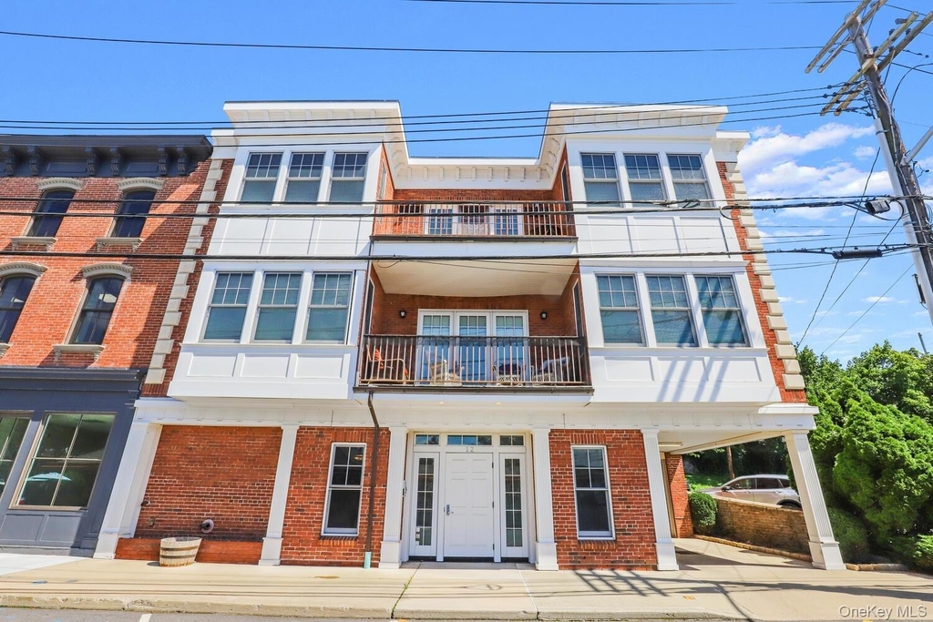 12 N Astor Street - Photo 1