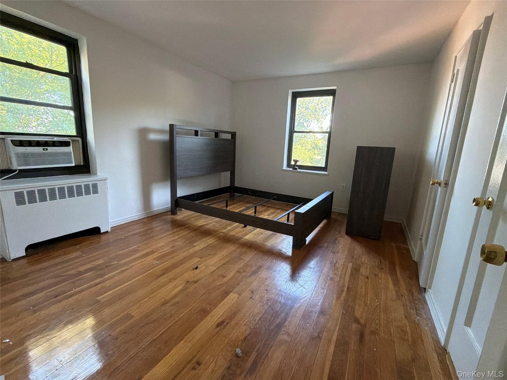 21 Schenck Avenue - Photo 2