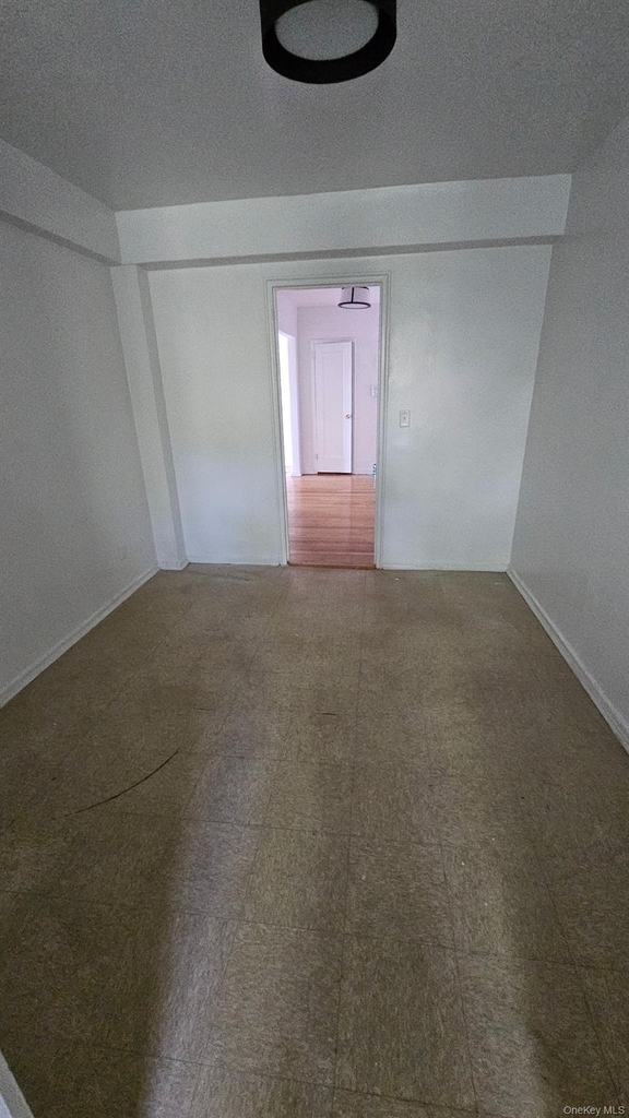 21 Schenck Avenue - Photo 8