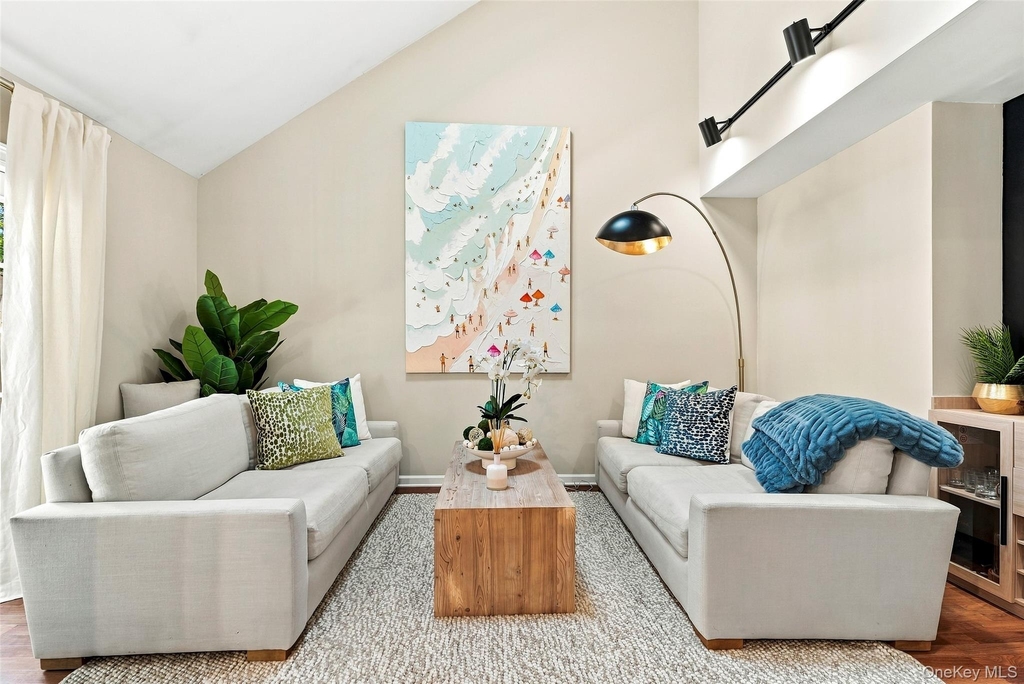 50 Pondview - Photo 8