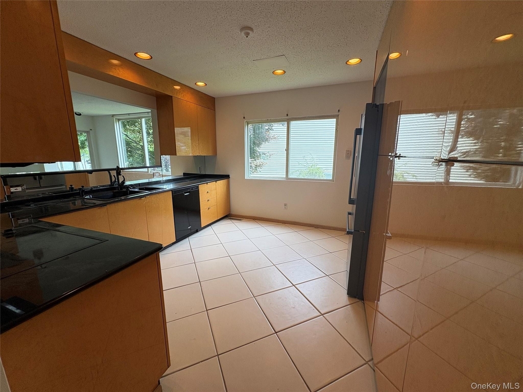 41 Waterside Close - Photo 3