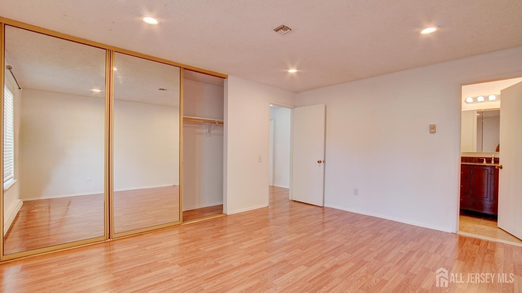 94 Salix Plaza - Photo 17