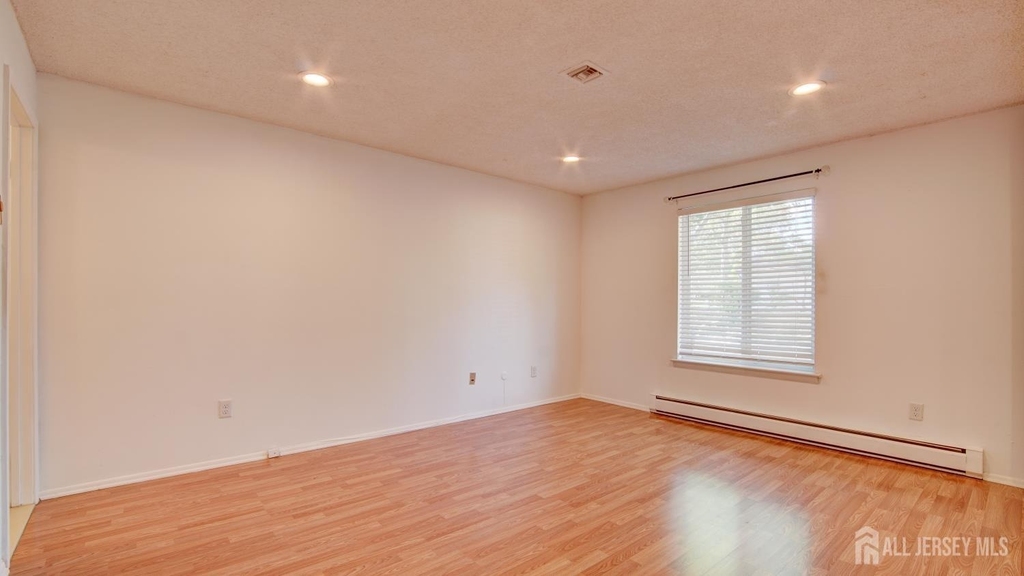 94 Salix Plaza - Photo 16