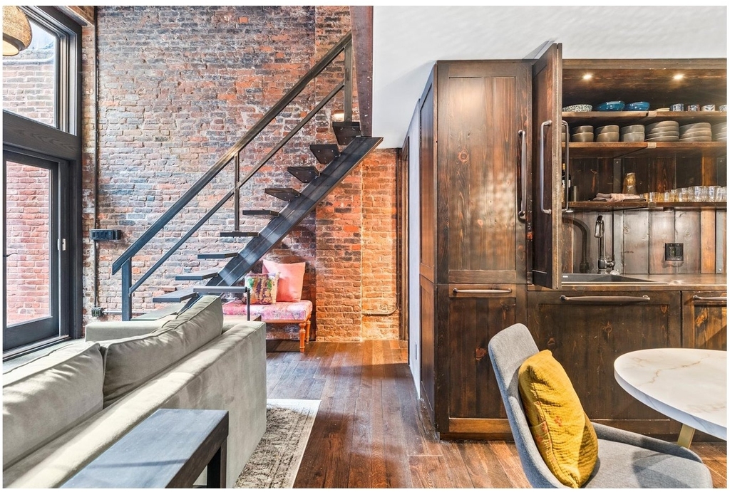 100 W 15th Street - Photo 2