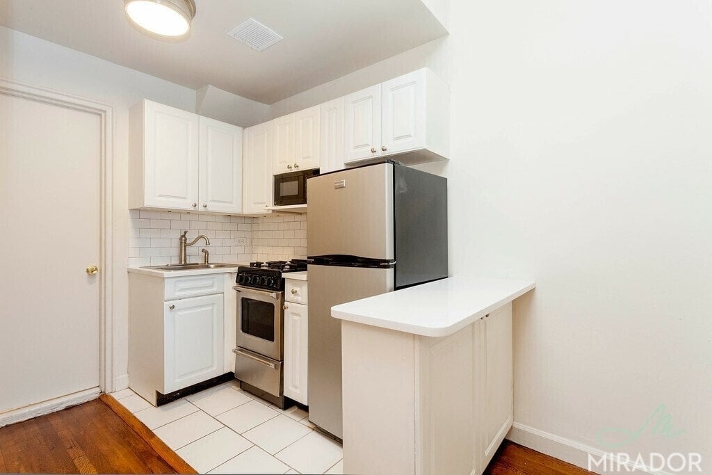 39 W 16th Street - Photo 2