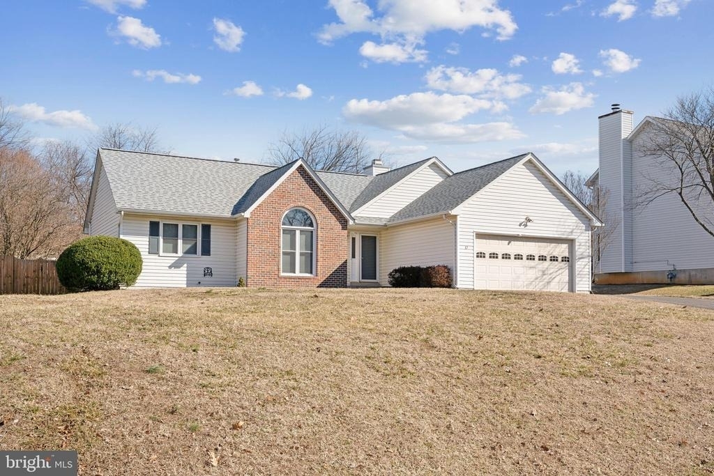 17 S Pointe Lane - Photo 1