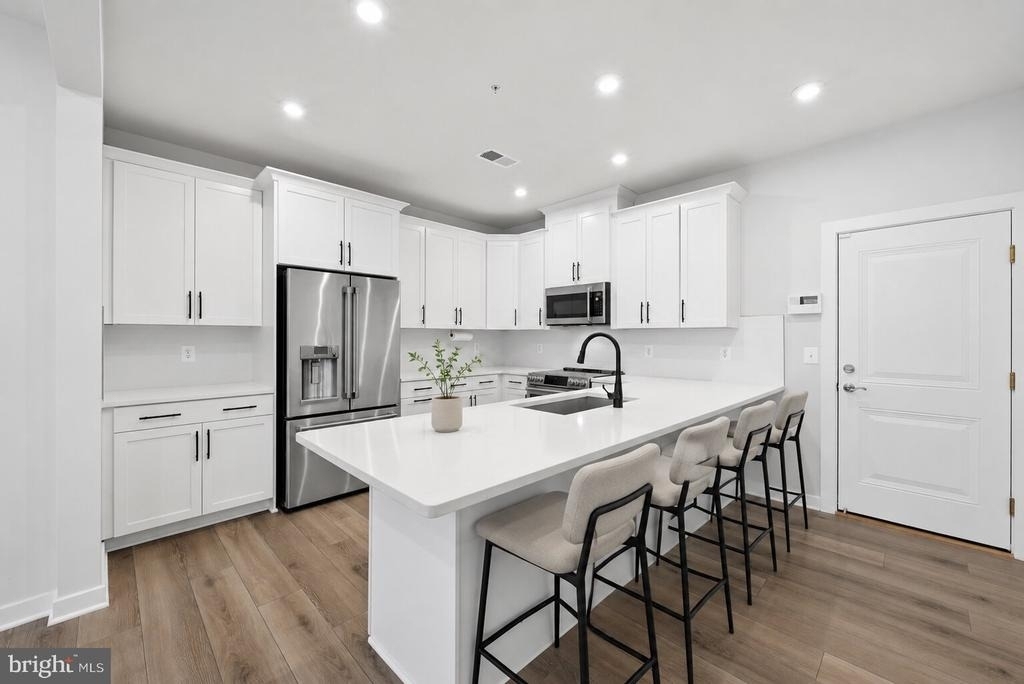 43728 Transit Square - Photo 1