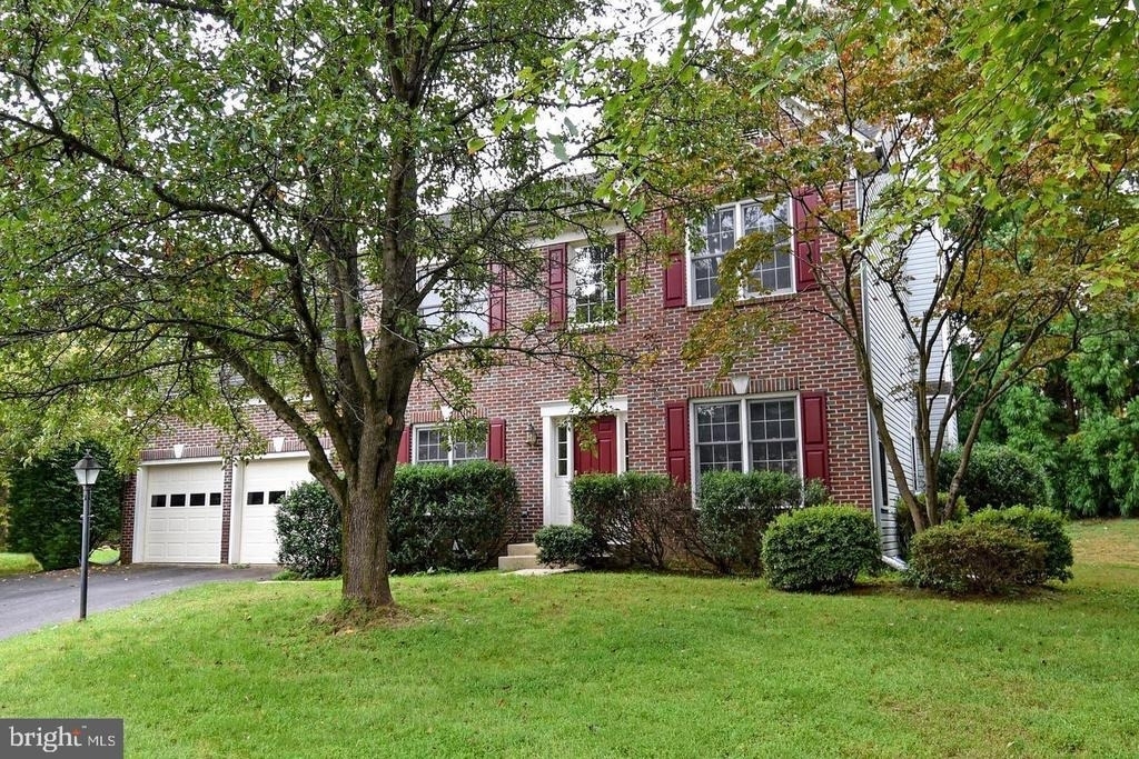 47313 Grandview Place - Photo 1