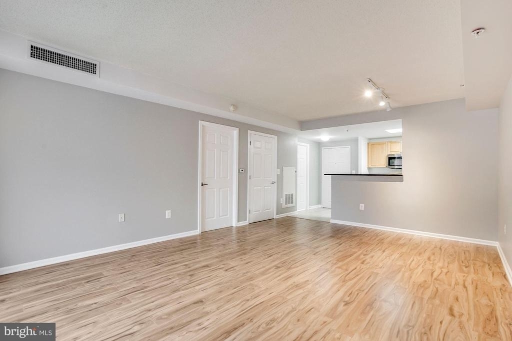2726 Gallows Road - Photo 8