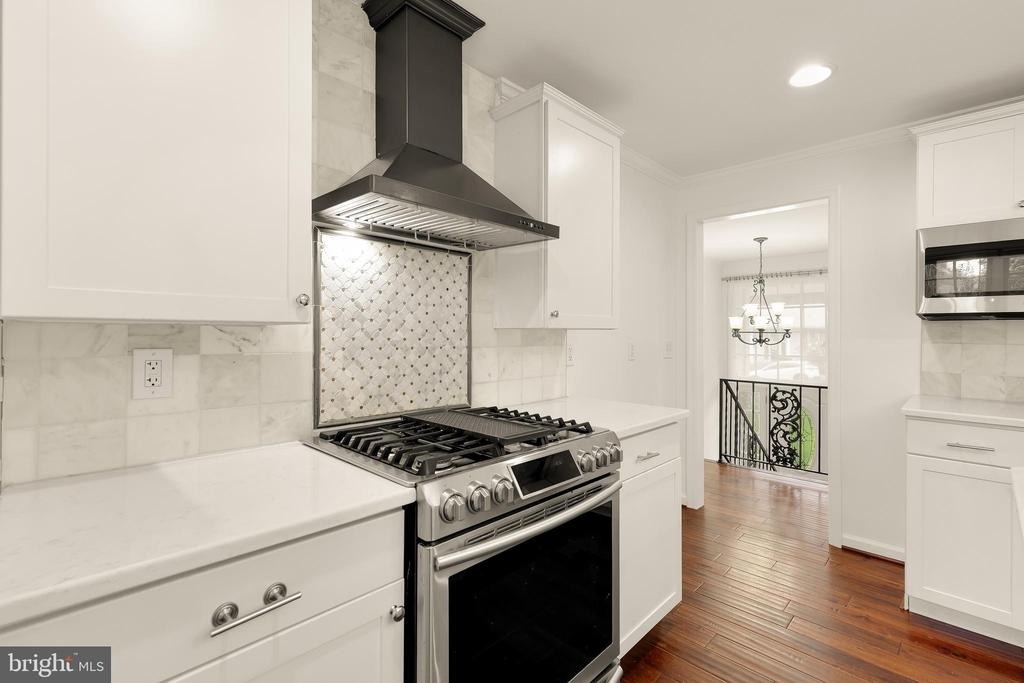 6203 Hardy Drive - Photo 9
