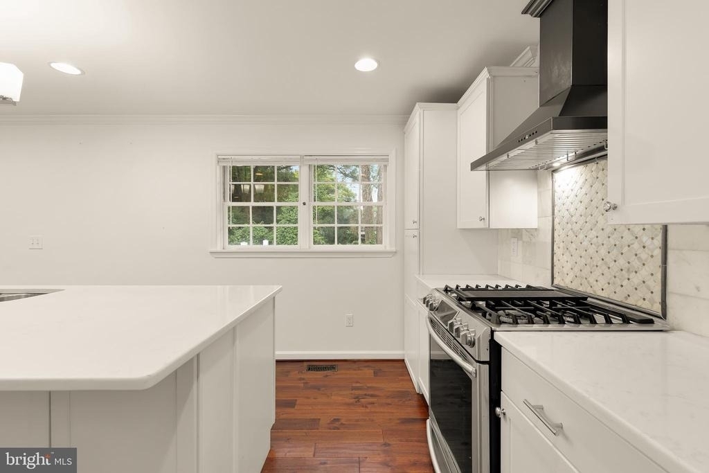 6203 Hardy Drive - Photo 11