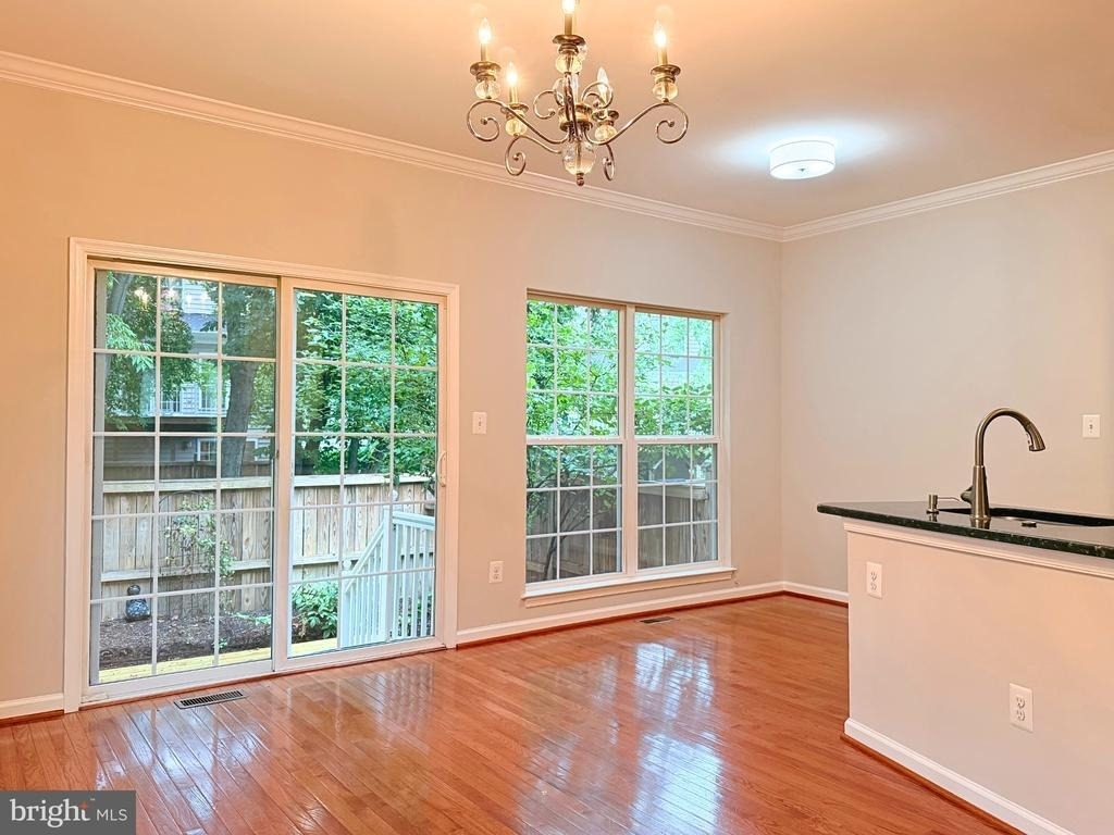 1274 Vintage Place - Photo 5