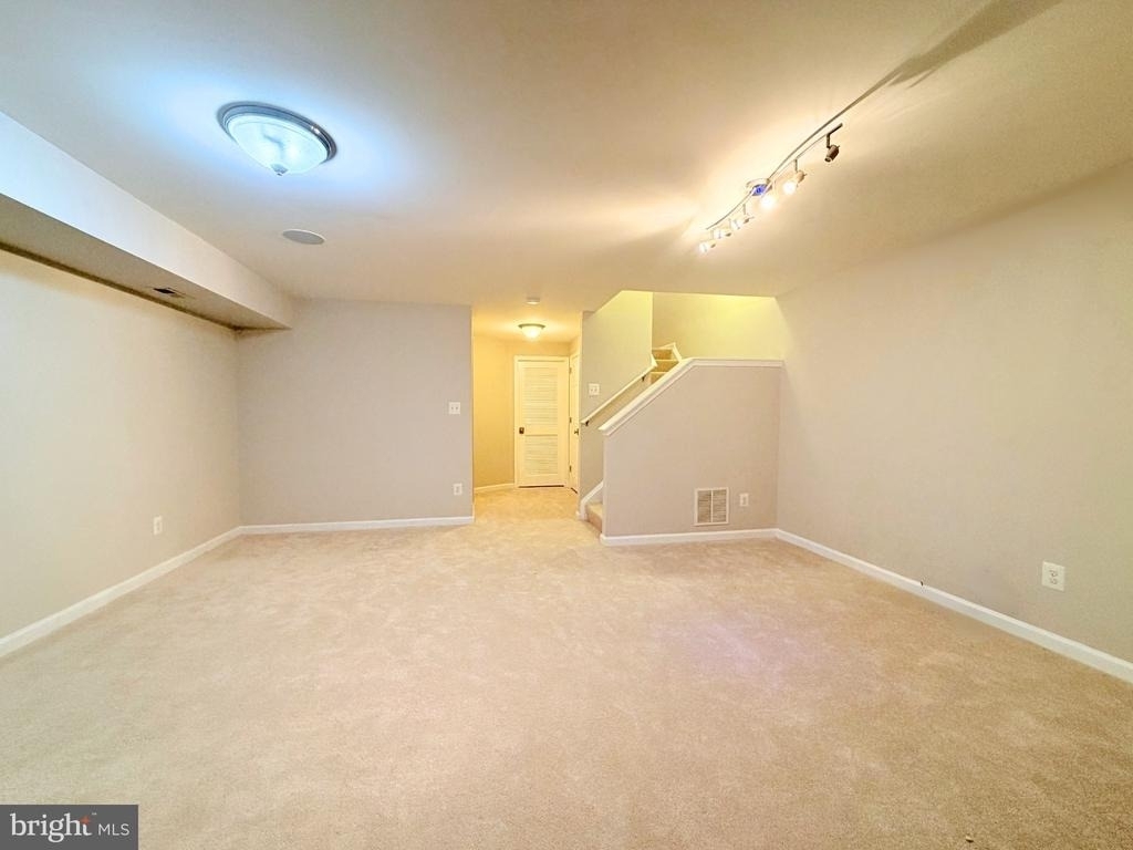 1274 Vintage Place - Photo 25