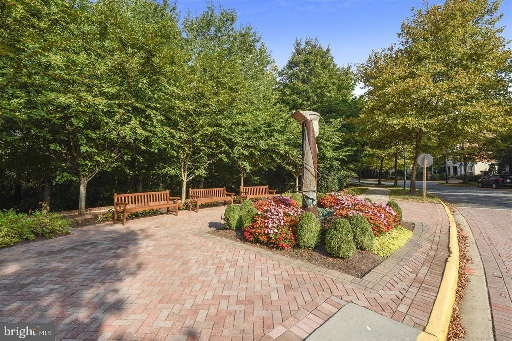 12079 Kinsley Place - Photo 16