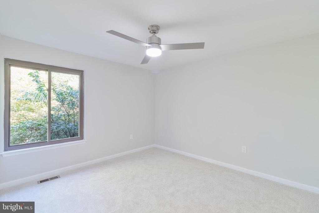 8748 Ridge Hollow Court - Photo 17