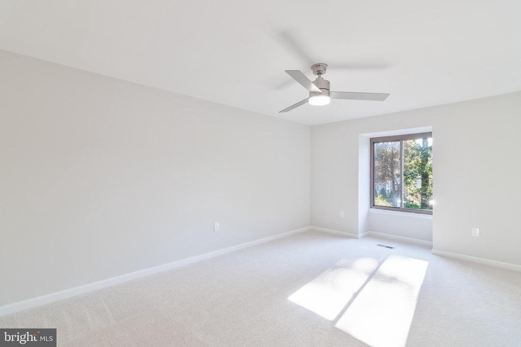 8748 Ridge Hollow Court - Photo 13