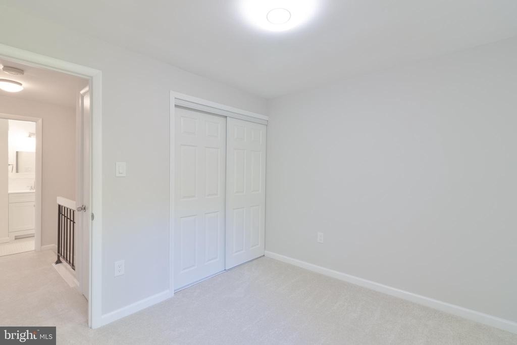 8748 Ridge Hollow Court - Photo 12