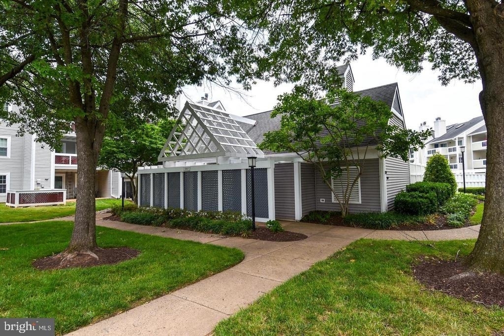 4056 Grays Pointe Court - Photo 35