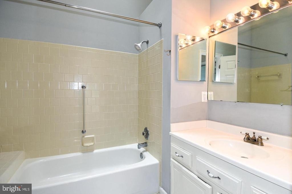 4056 Grays Pointe Court - Photo 24
