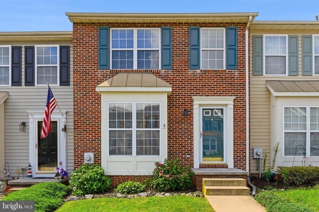 112 Chatham Square - Photo 1